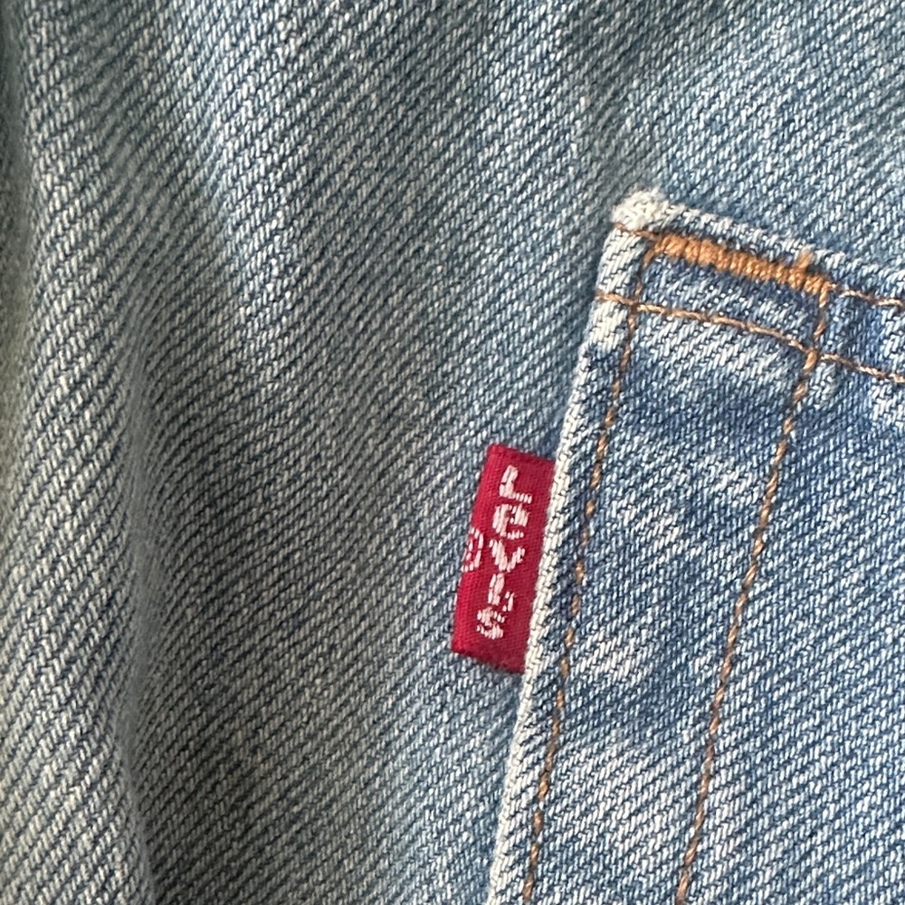 Levi's Classic Blue Denim Jeans - Picture 4 of 5